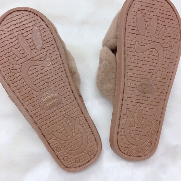 Fur Cross Band Slippers - Picture 9 of 9